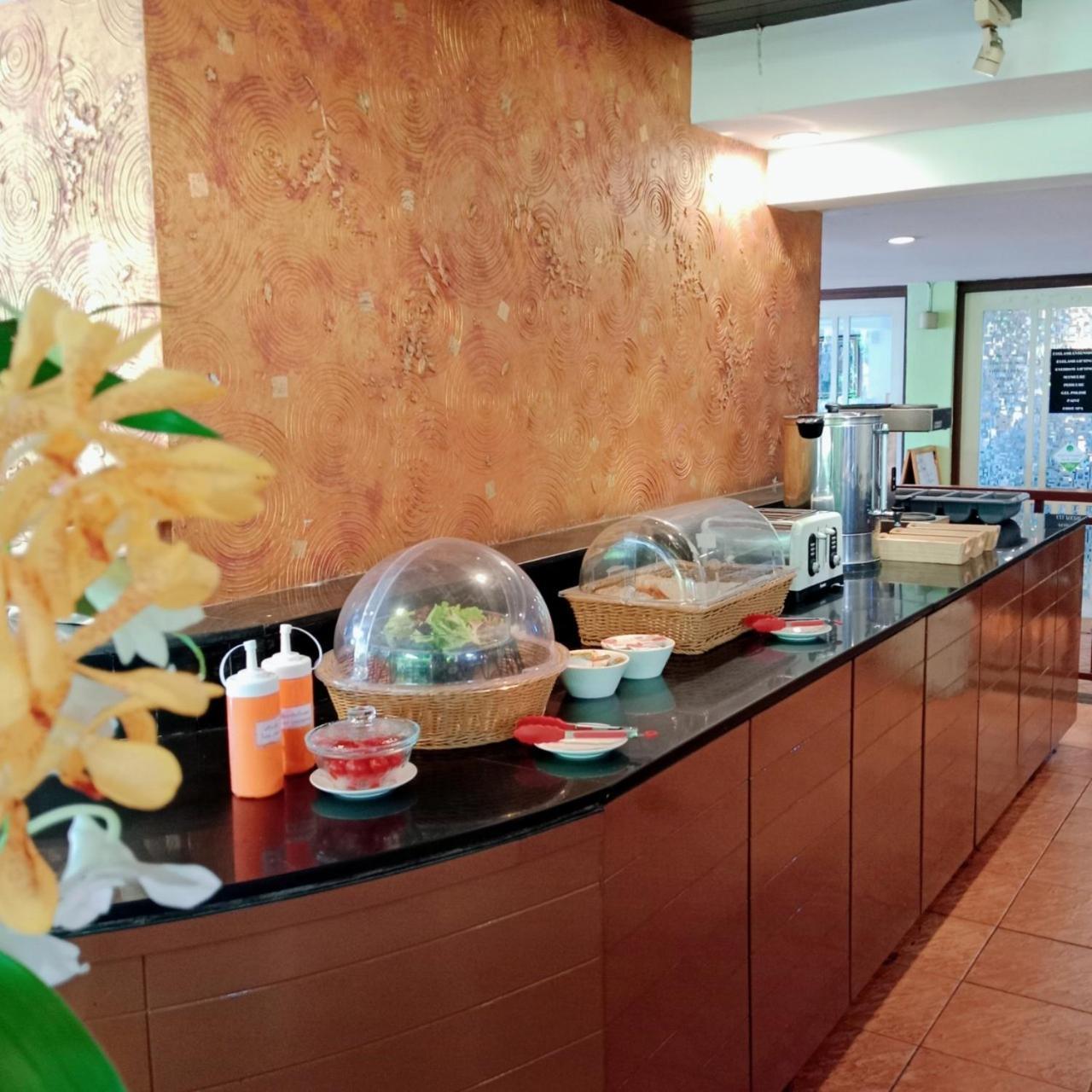 Woraburi Sukhumvit Hotel Бангкок Екстер'єр фото